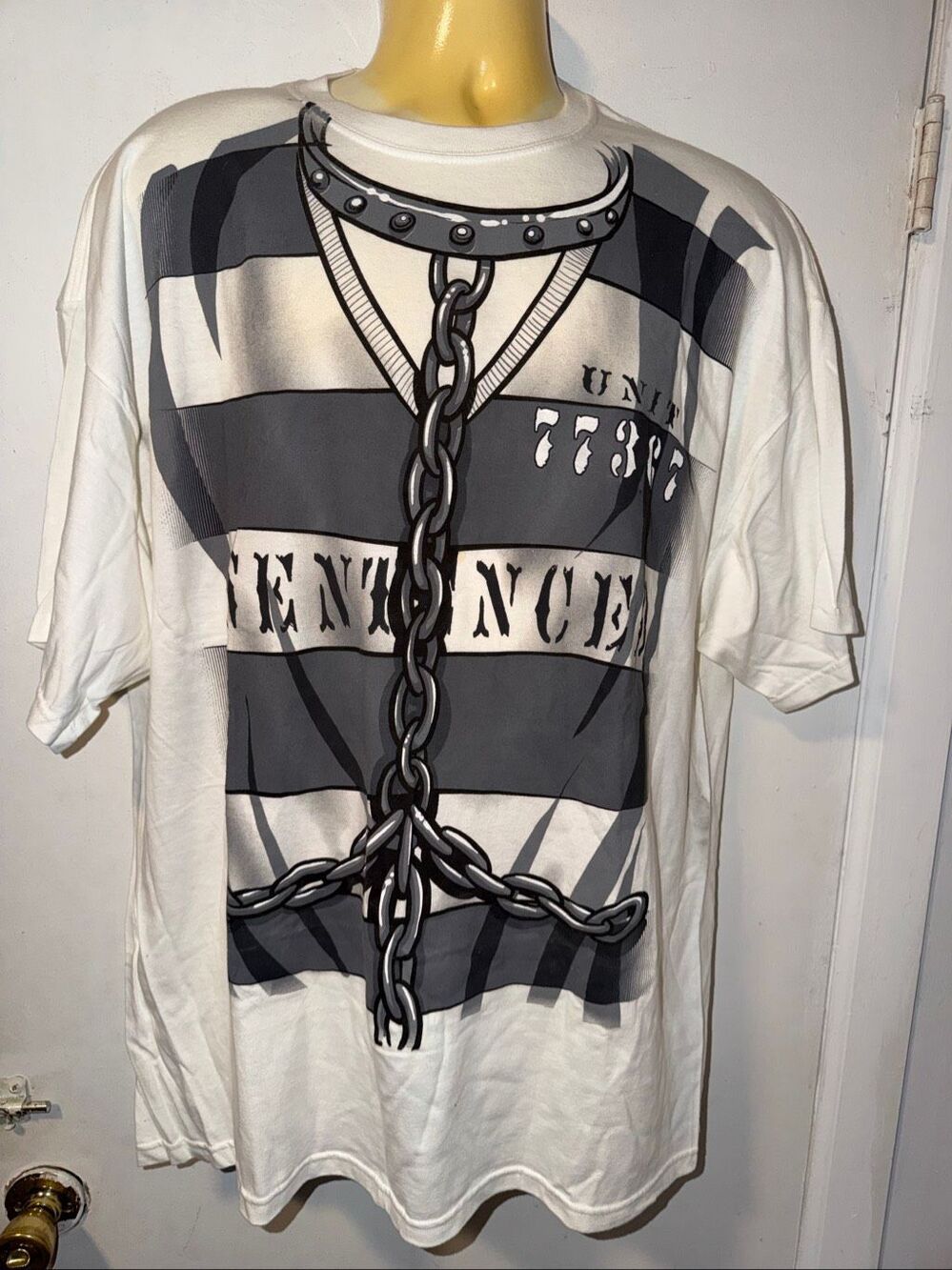 MAD ENGINE White and Black Prisoner Graphic T Shirt-2X {NWT}